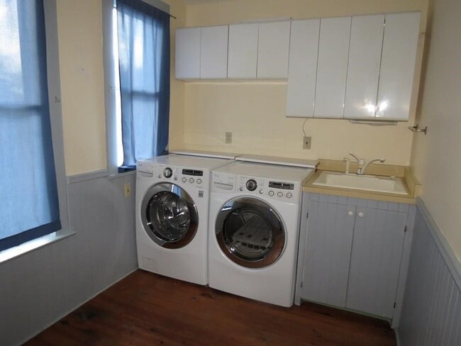 Photo - 54 W 5th St