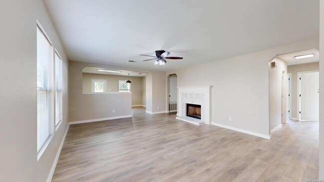 Photo - 145 S Willow Way