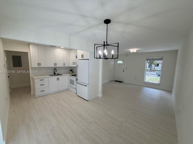 Photo - 19255 NW 47th Pl