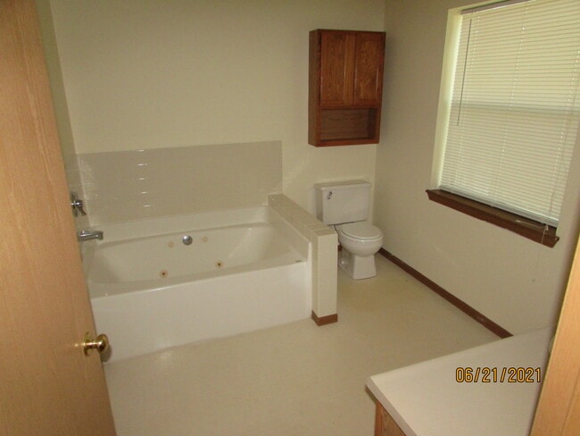 10 Woodridge Ct
