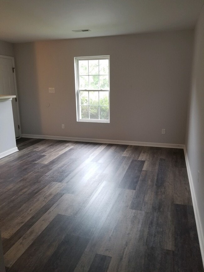 Building Photo - Cute and Cozy !!!! Rental