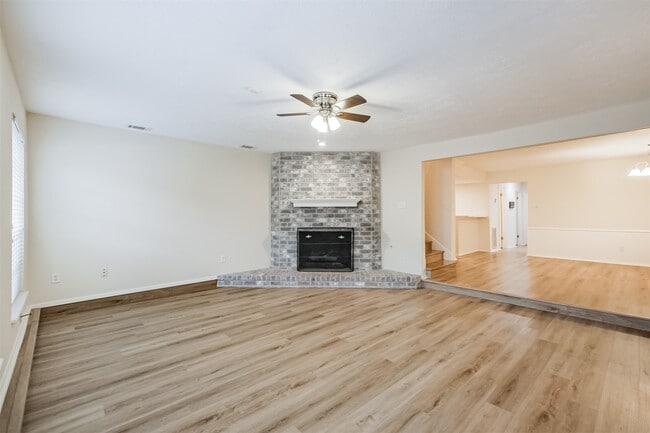 Photo - 3362 Continental Dr