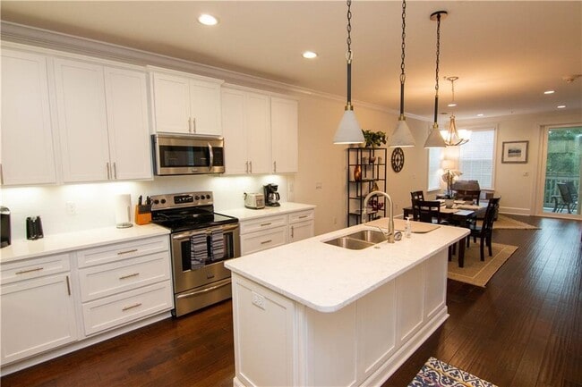 Photo - 105 Gascoigne Ave Unit 306