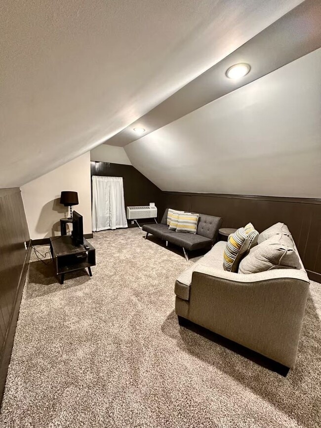 Photo - Spacious Benson Bungalow - 4BD 2B