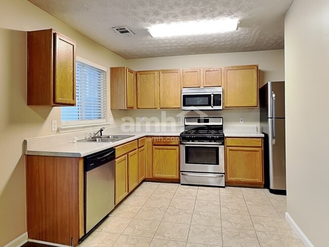Photo - 836 Windcroft Cir NW