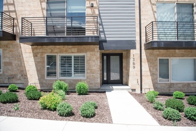 Building Photo - 1369 Gambel Oak Wy