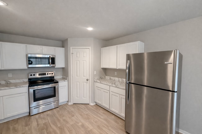 Photo - 3008 Emerald Pk Trl