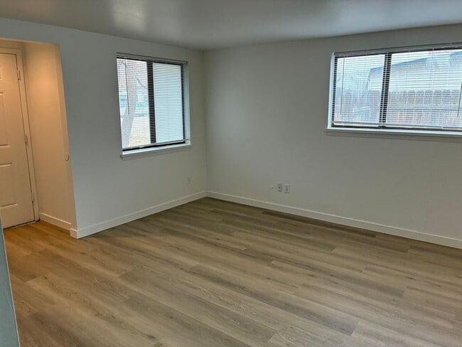 Photo - 1007-1011 E Lincoln Ave Unidad 1011 E Lincoln Avenue