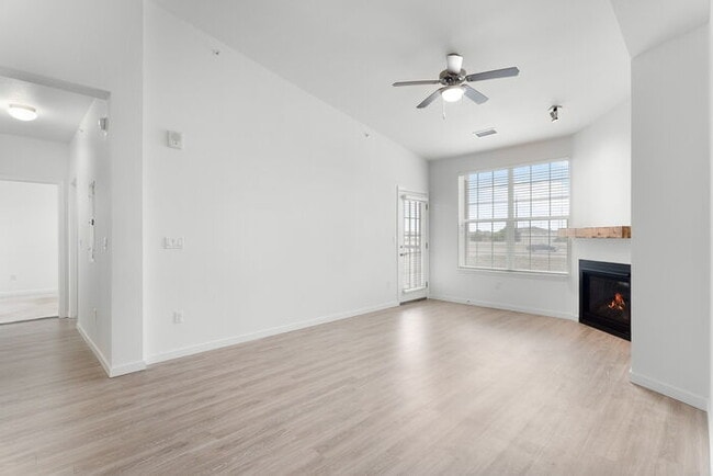 Photo - Gorgeous 2 beds 2 baths in Parker!