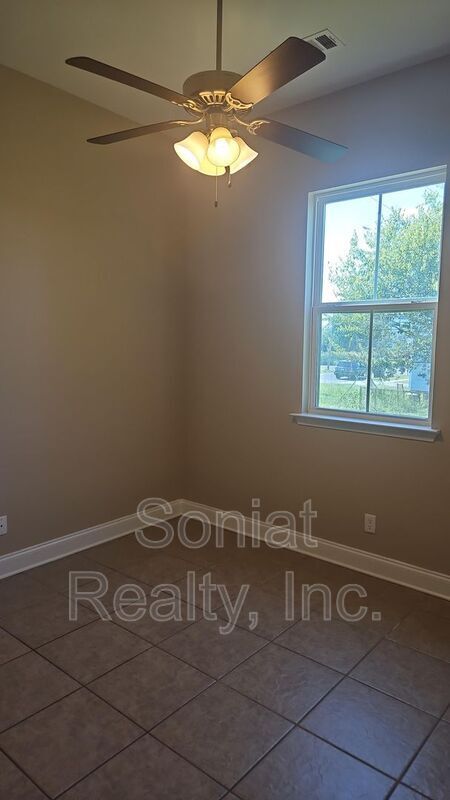 Photo - 2323 Abundance St
