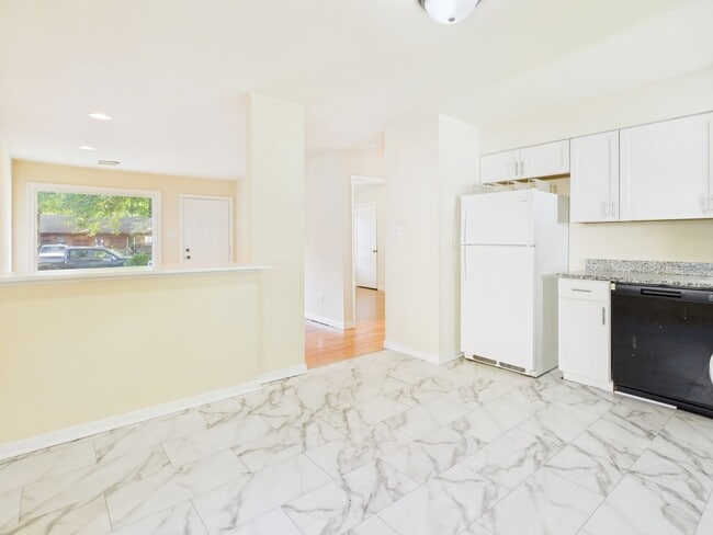 Photo - 818 Winnetka Ave