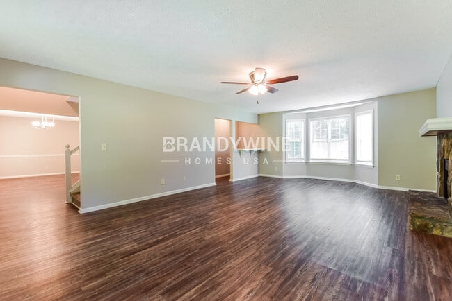 Photo - 5649 Longbow Dr