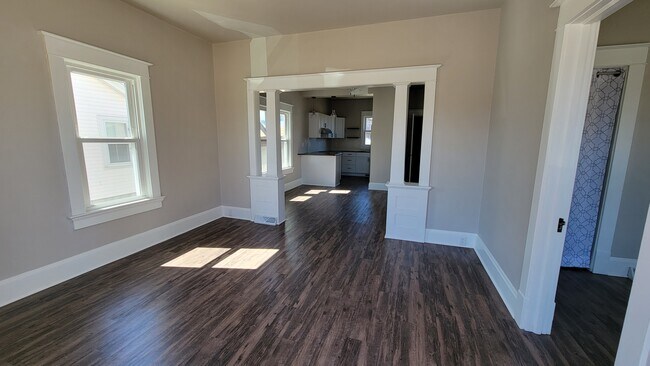 Photo - 111 N Van Buren St Unit 111