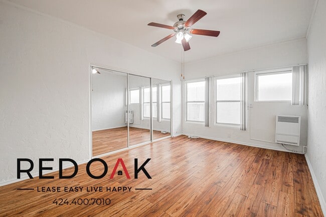 Building Photo - 921 S Bonnie Brae St Unit 34