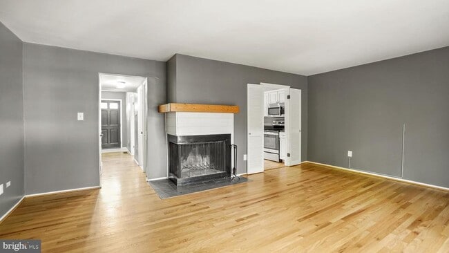 Photo - 422 Colonial Ridge Ln