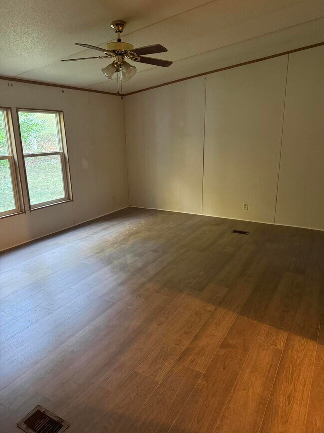 Photo - 1020 Little Perry Rd