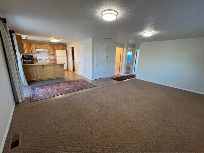 Photo - Spacious Single Level 1-bdr, 1-bath in Sisters! ***OWNER PAYS UTILITIES***