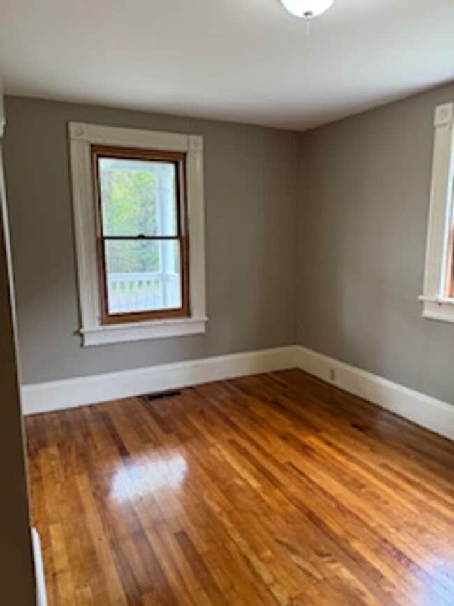 Photo - Single Family Home Close to Downtown Lexin...