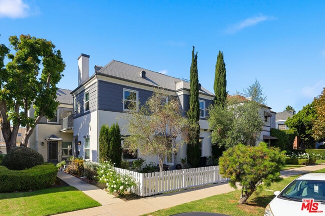 Building Photo - 111 N Harper Ave Unit 1/2