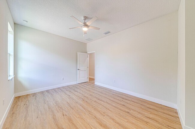 Photo - 231 N Pine Ave