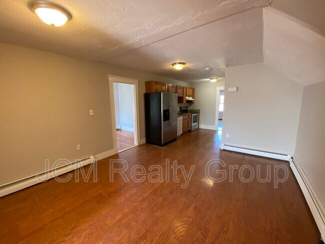 Photo - 44 Floyd St Unit 3 / 3rd Floor