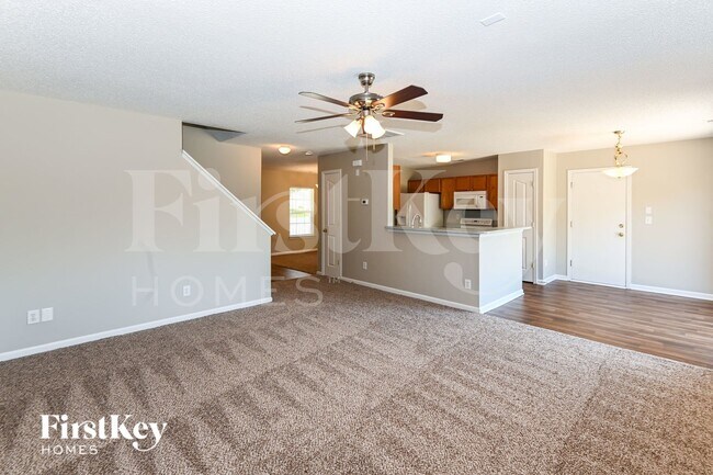 Photo - 8121 Chatham Oaks Dr