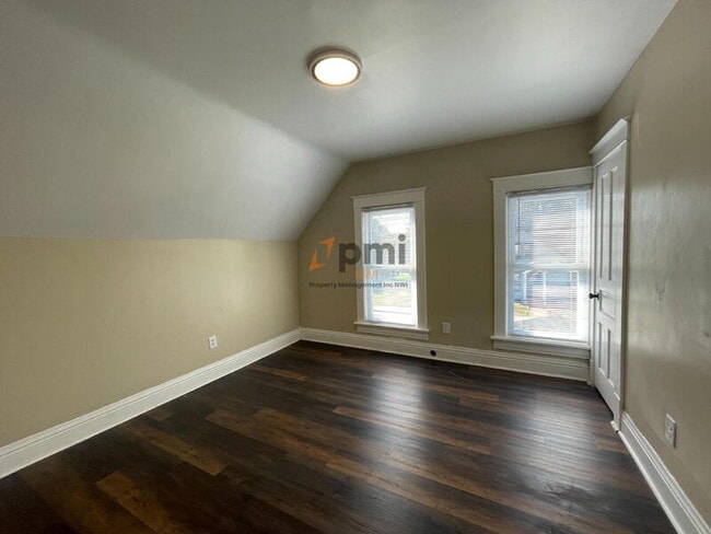 Photo - 1204 Manhattan St
