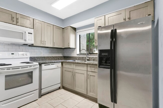 Photo - 163 Springwood Cir