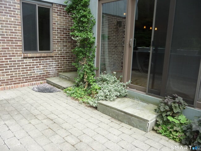 Photo - 622 Main St Unit 4