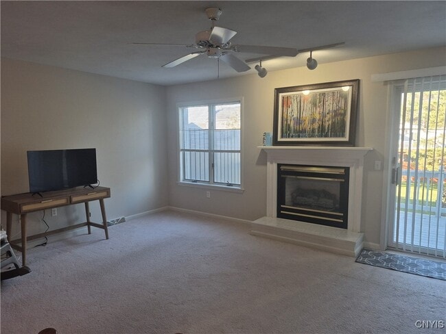 Photo - 331 Summerhaven Dr N