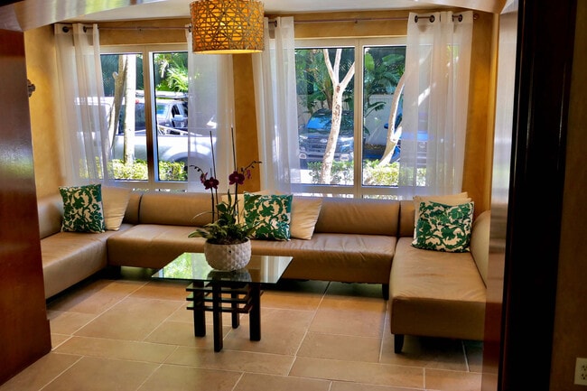 Photo - 2951 S Bayshore Dr Unidad ID1241889P