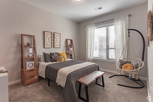 2BR,2BA,-The New Hampshire
