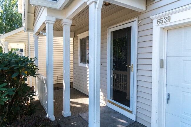 Photo - Beautiful Bethany 3 Bedroom Near Parks & Schools!