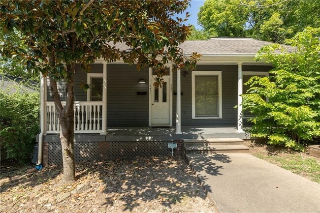Building Photo - 347 Rollston Ave Rental