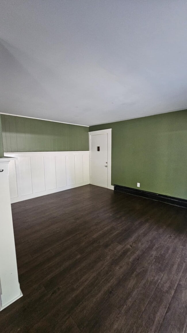 Building Photo - 2525 McKee Ave SW Rental