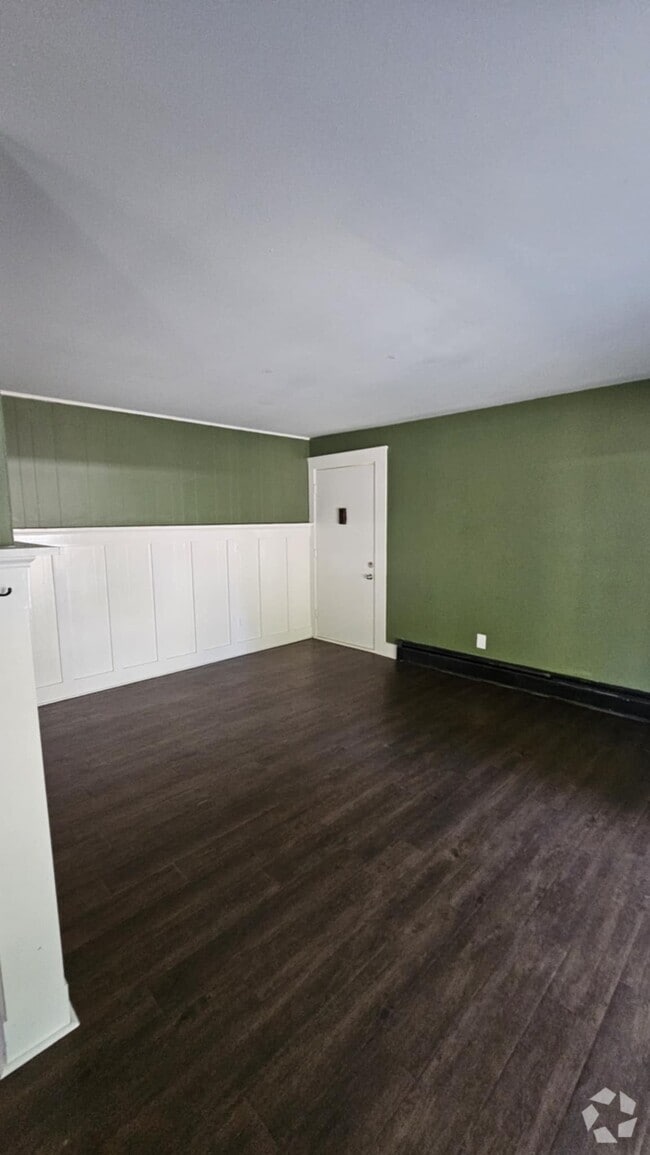 Building Photo - 2525 McKee Ave SW Rental