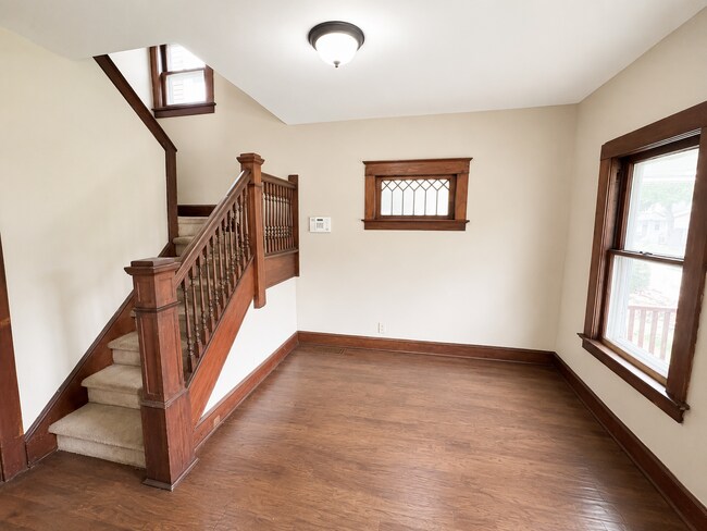 Photo - 221 Knower St