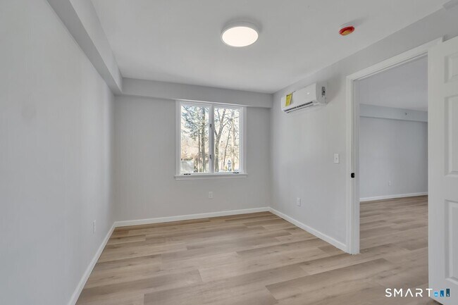 Photo - 192 Hartford Rd Unit E