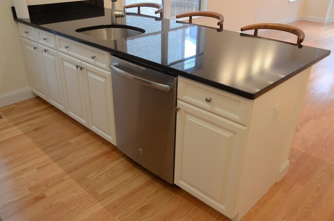 Photo - 15 Langdon St