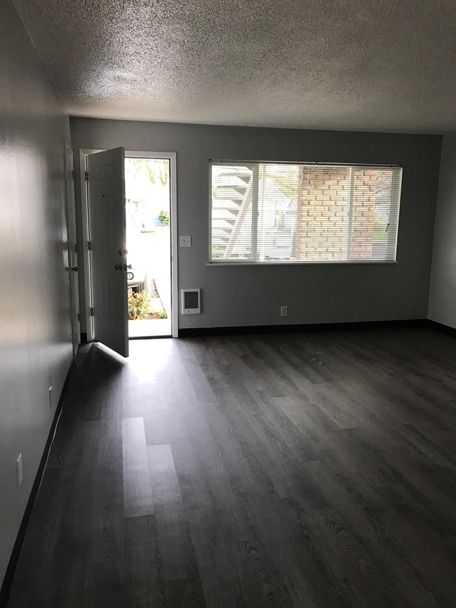 Photo - Arlington Apartments