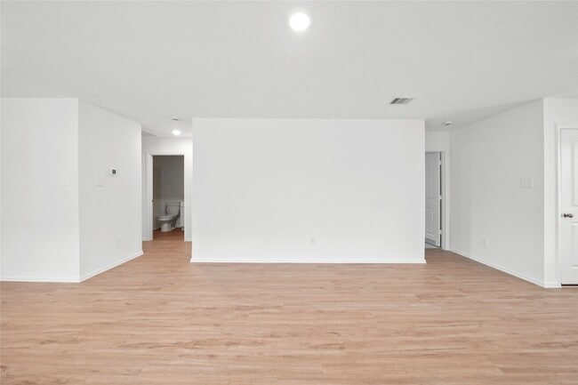 Photo - 1440 Las Cuevas Dr