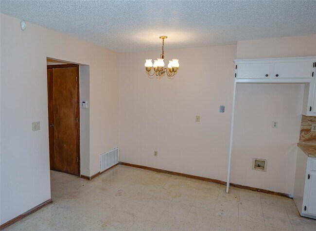 Photo - 931 SW 63rd St