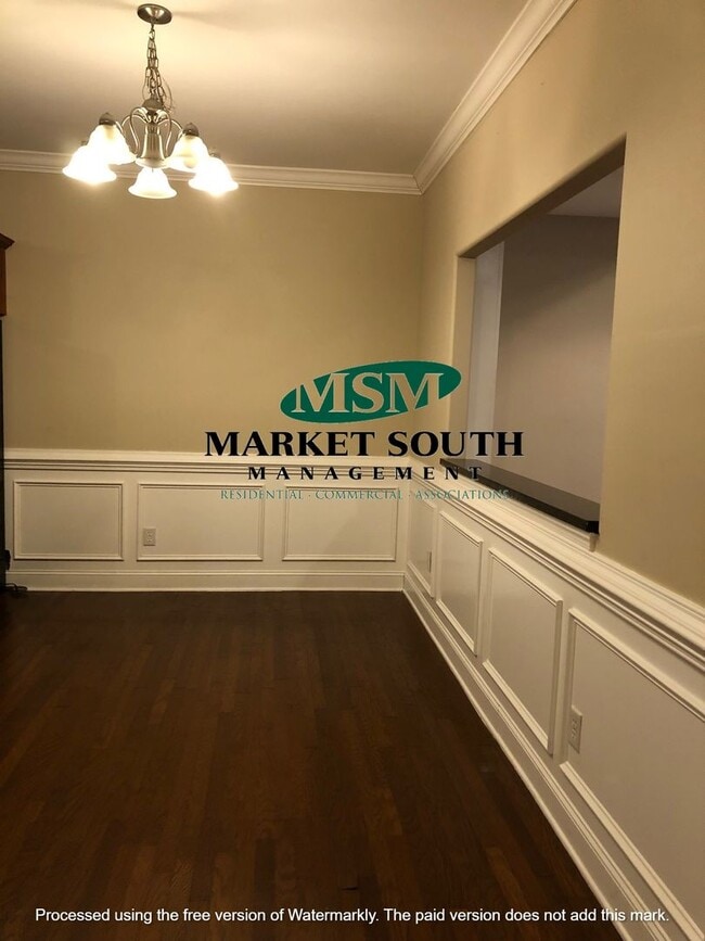 Photo - 114 Live Oak St
