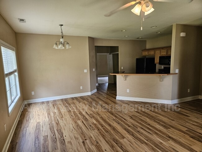 Photo - 121 Hatleyberry St