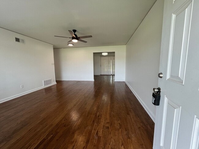 Photo - Delightful 3-Bedroom Duplex