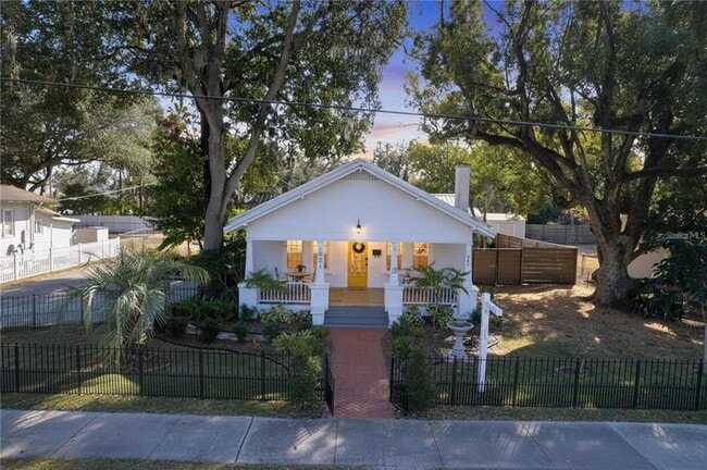 Photo - 901 W Baker St