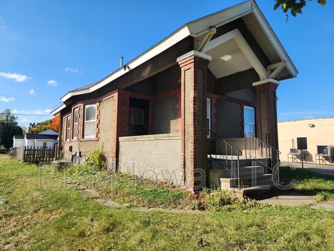 Photo - 2019 Falls Ave