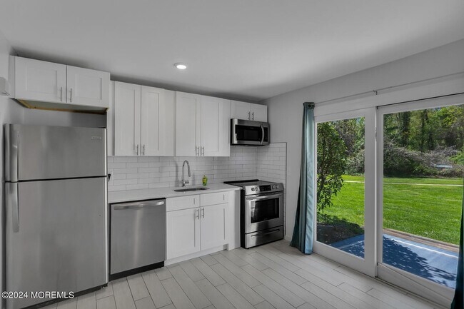 Photo - 96 East Ave Unit 85