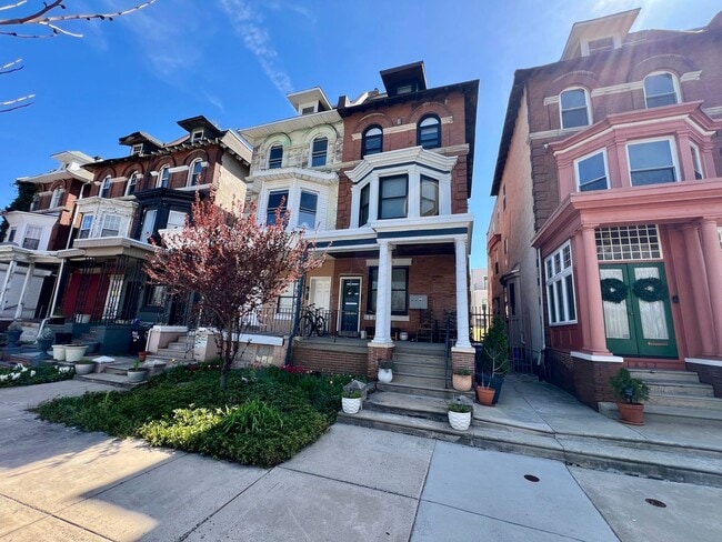 Photo - 1839 N 33rd St Unit 2R