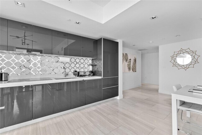 Photo - 1451 Brickell Ave Unidad 1004